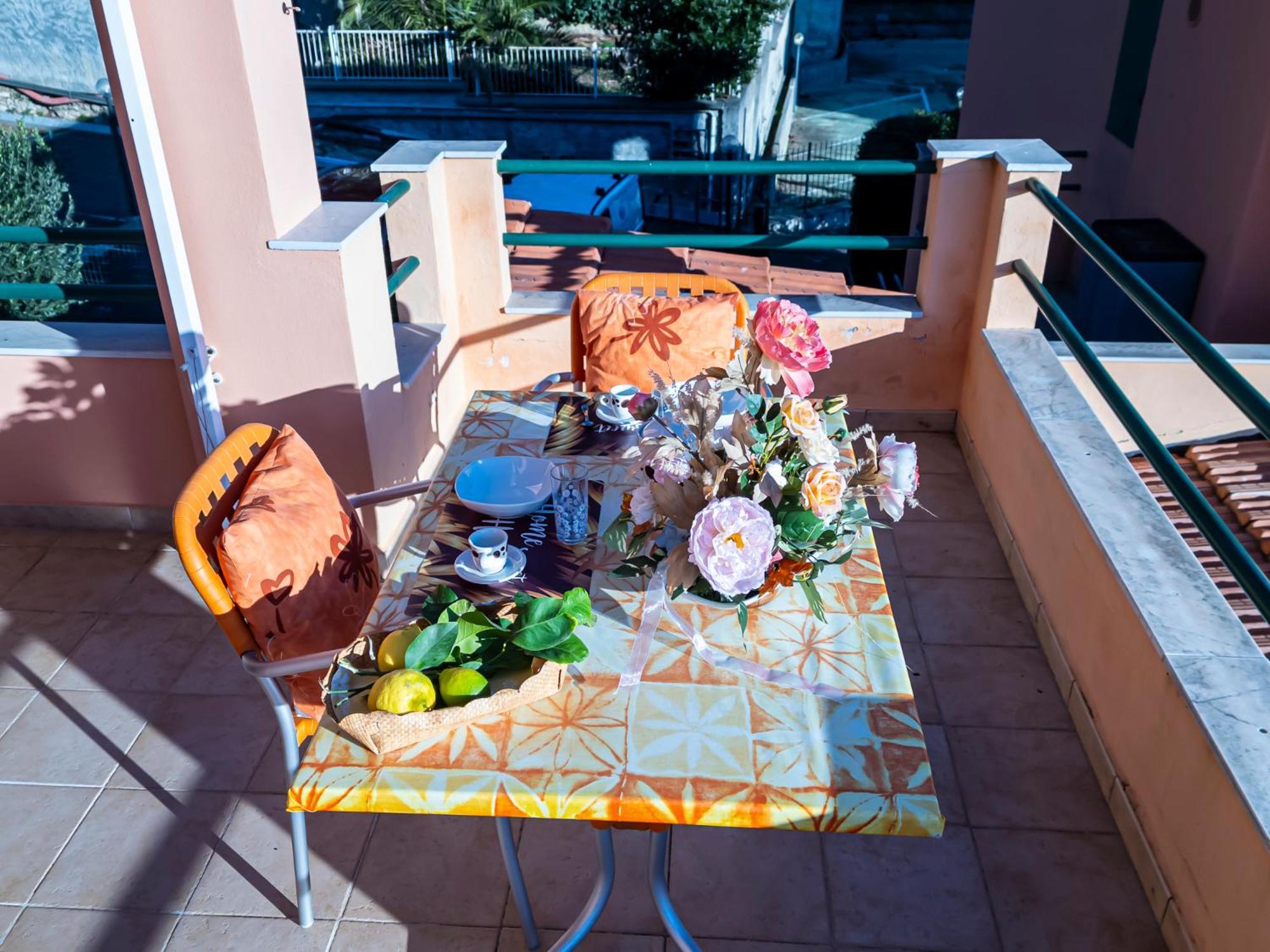 Apartamento La Casa Di Patrizia Santo Stefano al Mare Exterior foto