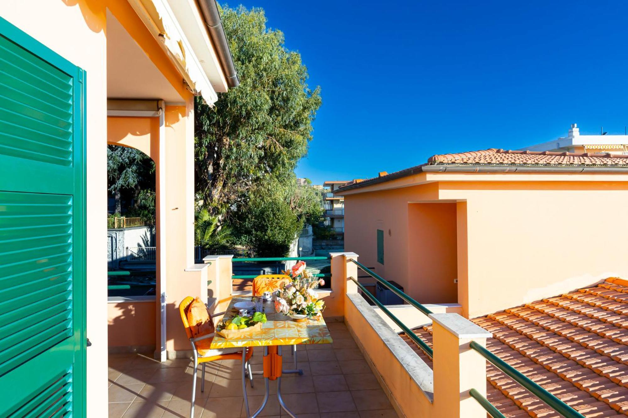 Apartamento La Casa Di Patrizia Santo Stefano al Mare Exterior foto